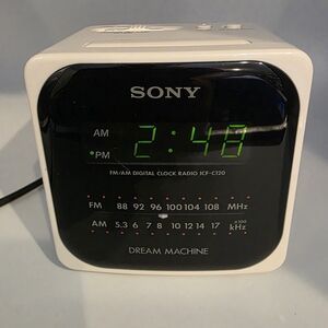 Sony Dream Machine White Digital AM/FM Clock Radio
